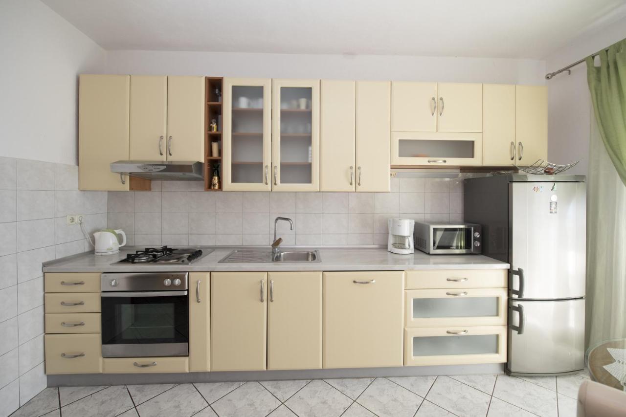 Apartments With A Parking Space Brela, Makarska - 16603 Ngoại thất bức ảnh