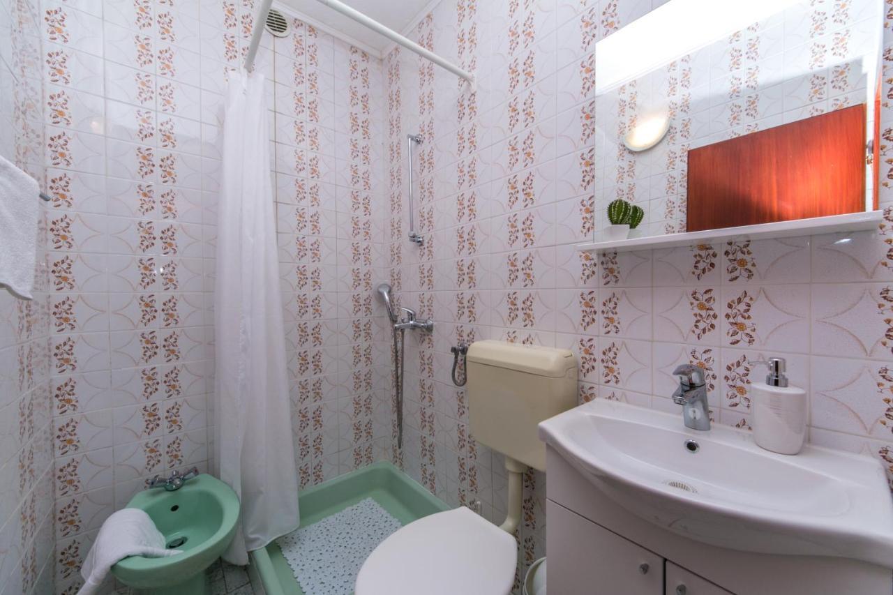 Apartments With A Parking Space Brela, Makarska - 16603 Ngoại thất bức ảnh