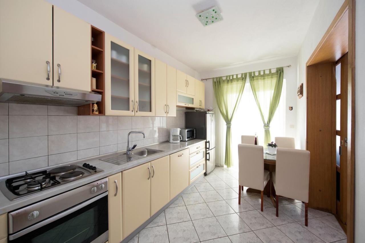 Apartments With A Parking Space Brela, Makarska - 16603 Ngoại thất bức ảnh
