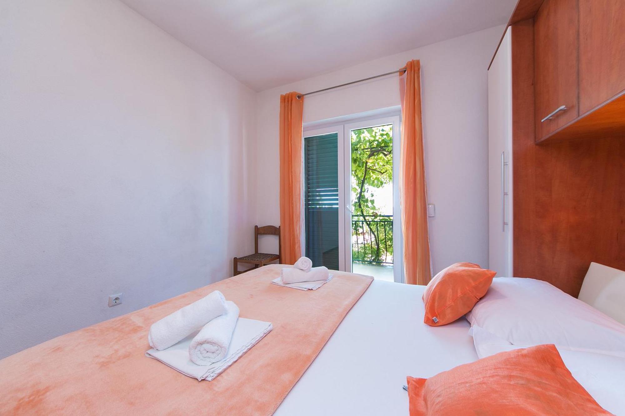 Apartments With A Parking Space Brela, Makarska - 16603 Phòng bức ảnh