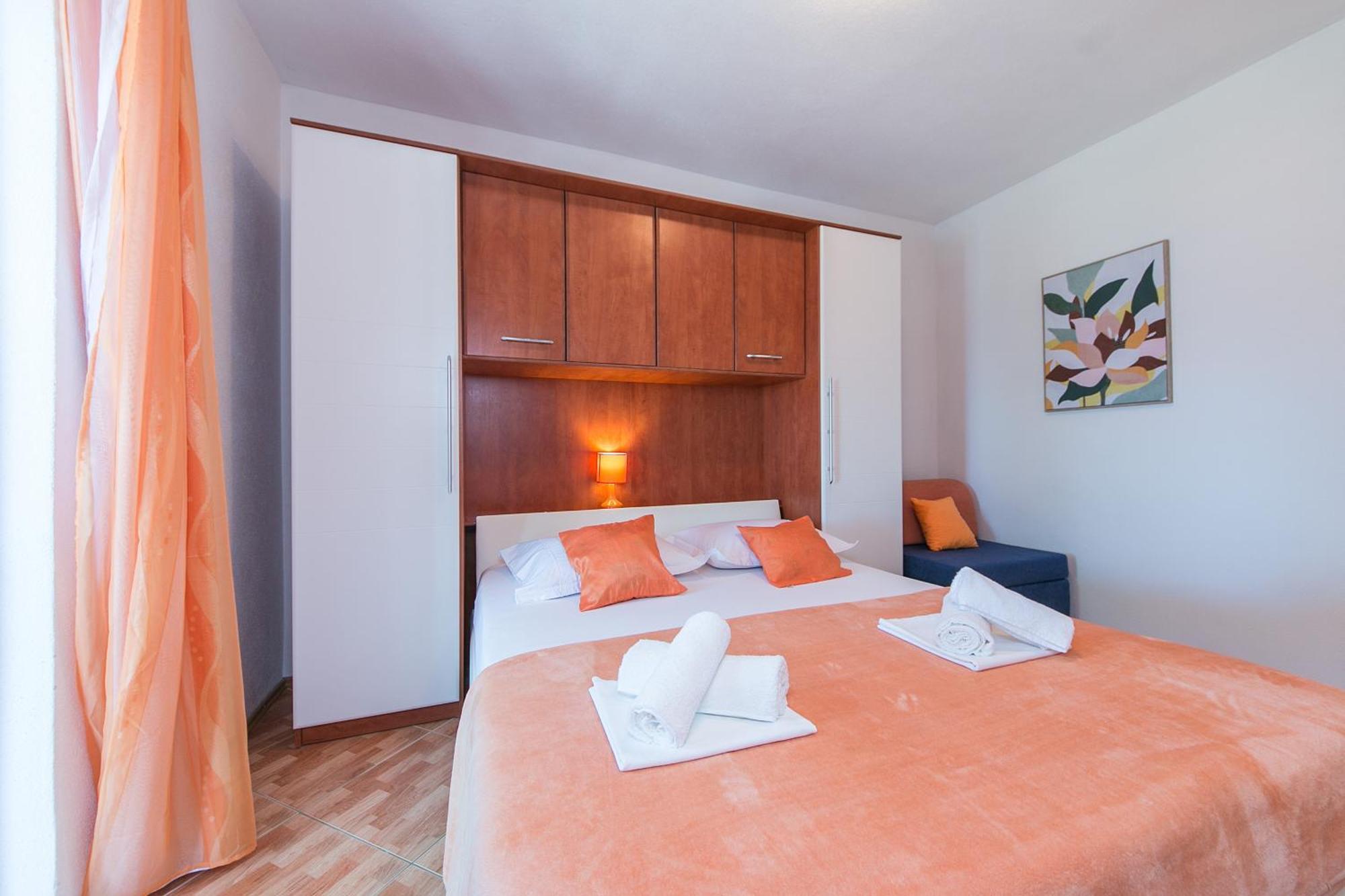 Apartments With A Parking Space Brela, Makarska - 16603 Phòng bức ảnh