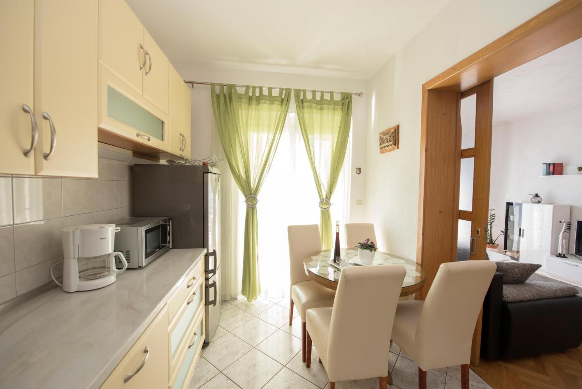 Apartments With A Parking Space Brela, Makarska - 16603 Phòng bức ảnh