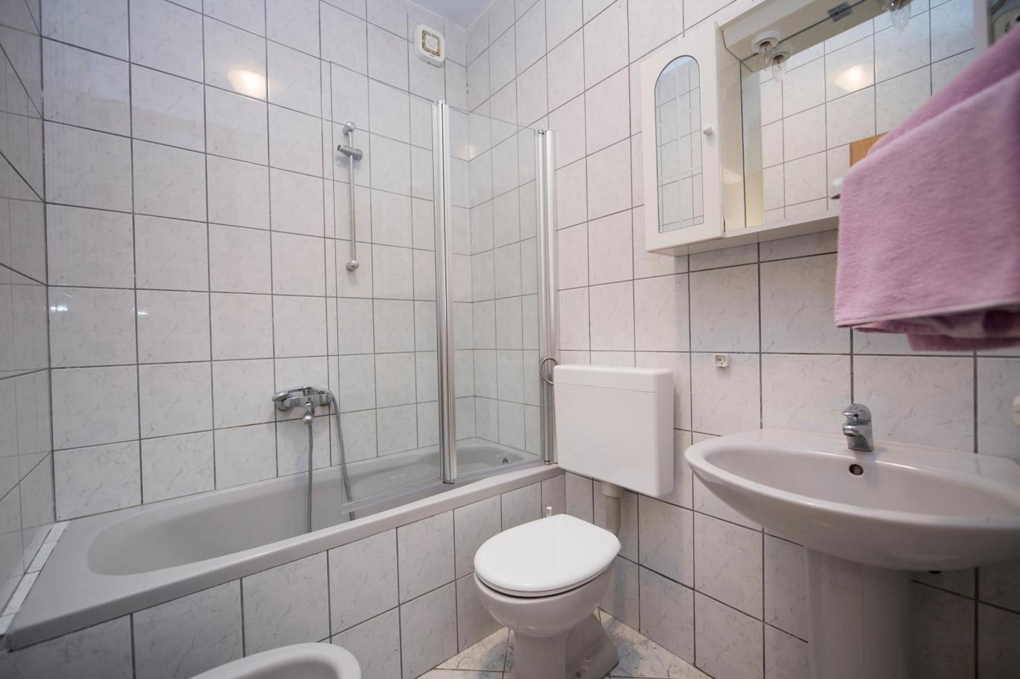 Apartments With A Parking Space Brela, Makarska - 16603 Phòng bức ảnh